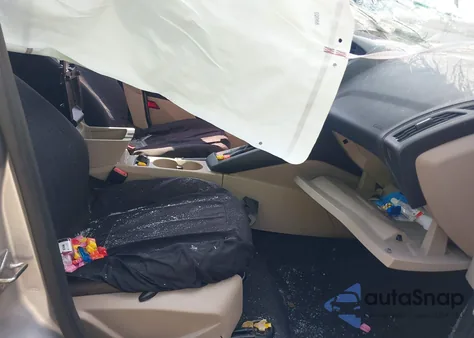 2014 Ford Focus Se z USA, uszkodzony, nr VIN 1FADP3F28EL448408